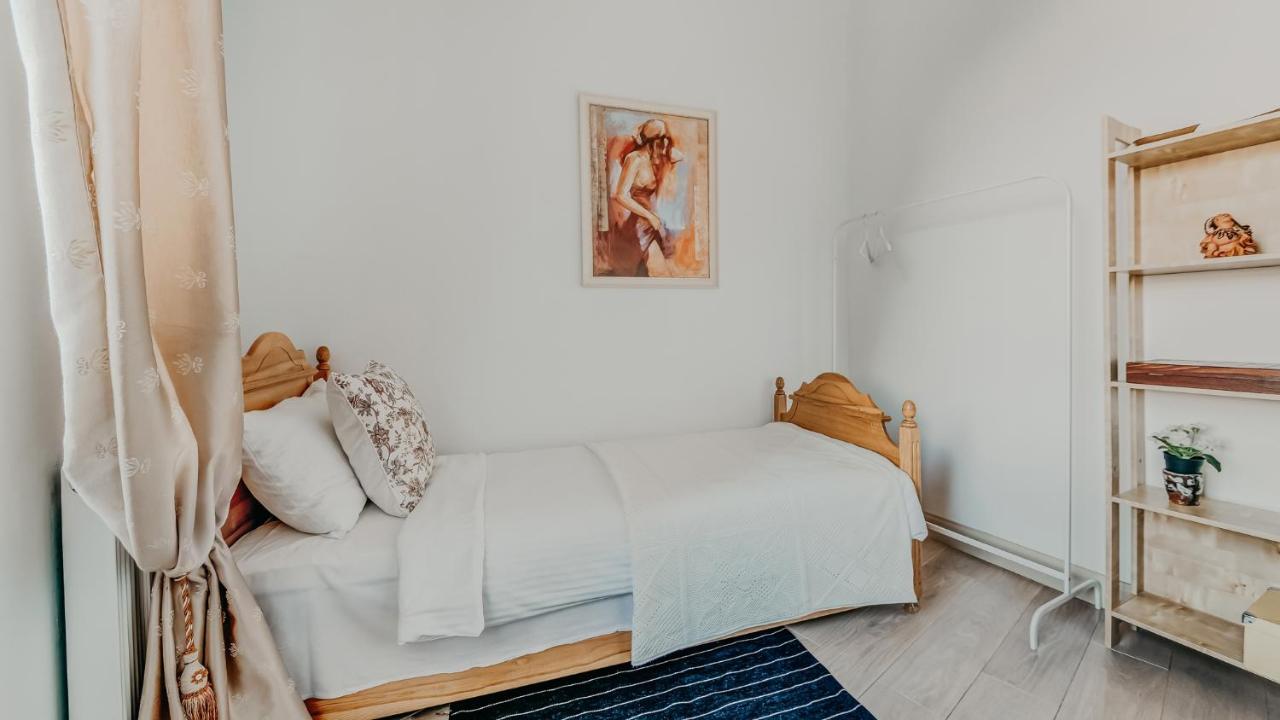Spacious - 140 Square Meters Apartment, Vilnius City Centre ภายนอก รูปภาพ