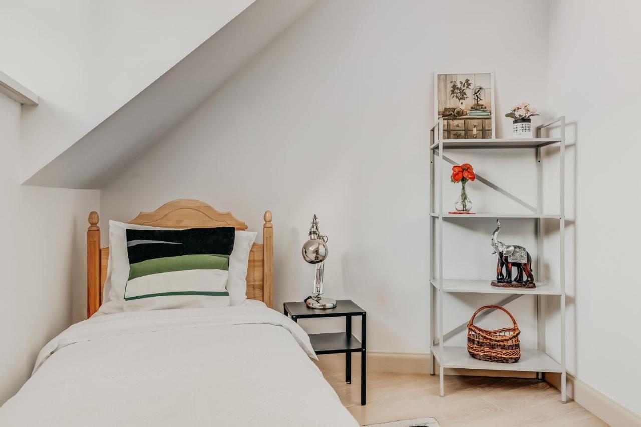Spacious - 140 Square Meters Apartment, Vilnius City Centre ภายนอก รูปภาพ